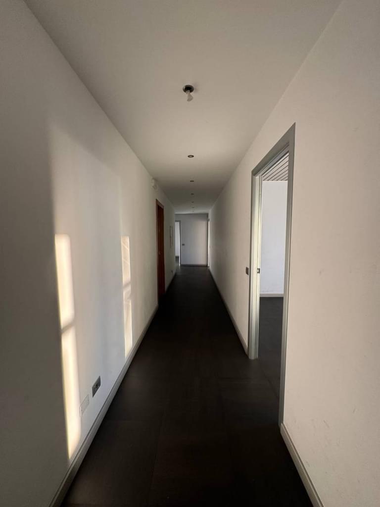 463647897